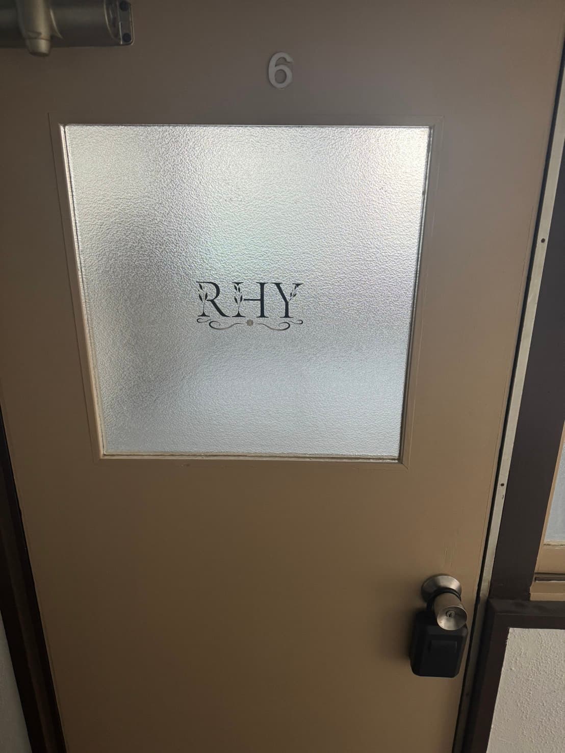 RHYオフィス入口